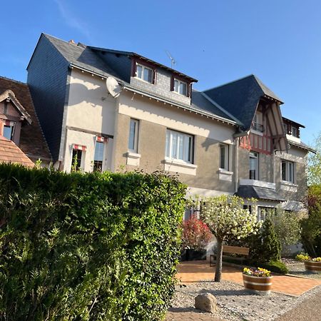 Logis Hotel Le Saint Florent Мон-пре-Шамбор Экстерьер фото