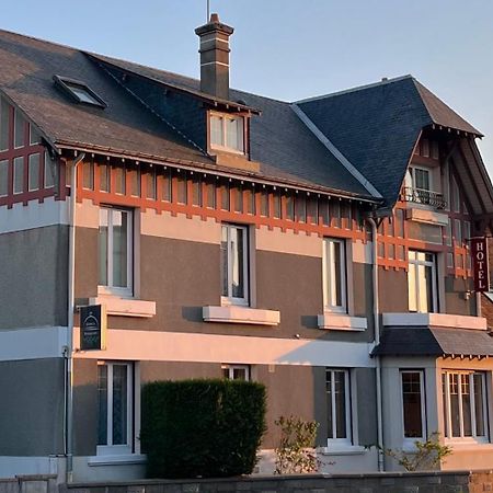 Logis Hotel Le Saint Florent Мон-пре-Шамбор Экстерьер фото